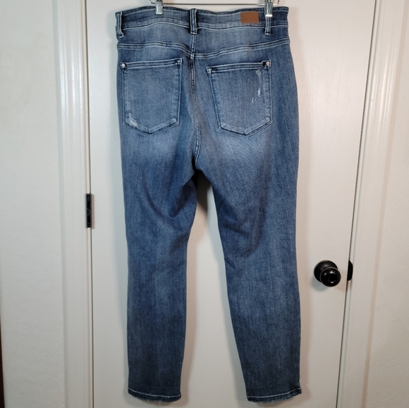 Judy Blue Boyfriend Fit Distressed Jeans Size 14W - Picture 6 of 10